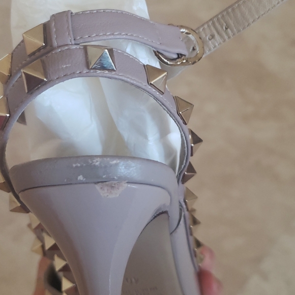 Nude VALENTINO rockstud heels - Picture 5 of 9